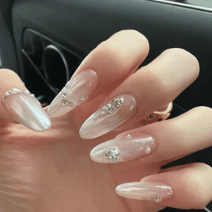 Simple Abstract Nail Art Ideas for Effortless Style