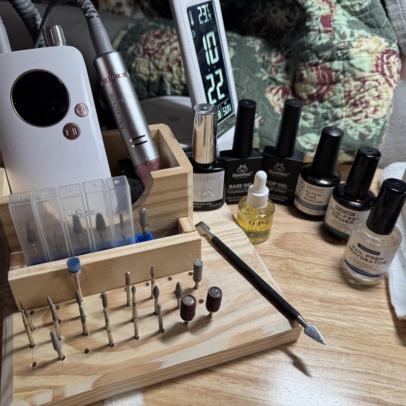 Clean home nail art setup minimizing manicure dust
