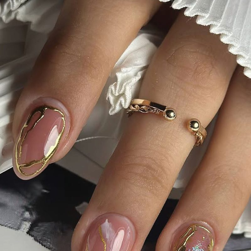 fine line nail art