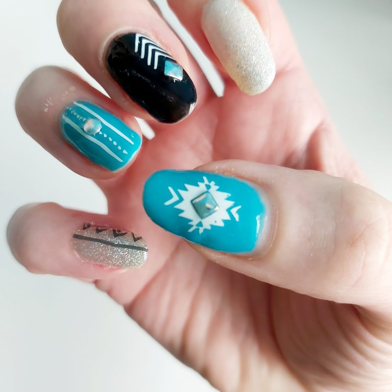 cleaning nail art stamping plates with acetone for manicure designs