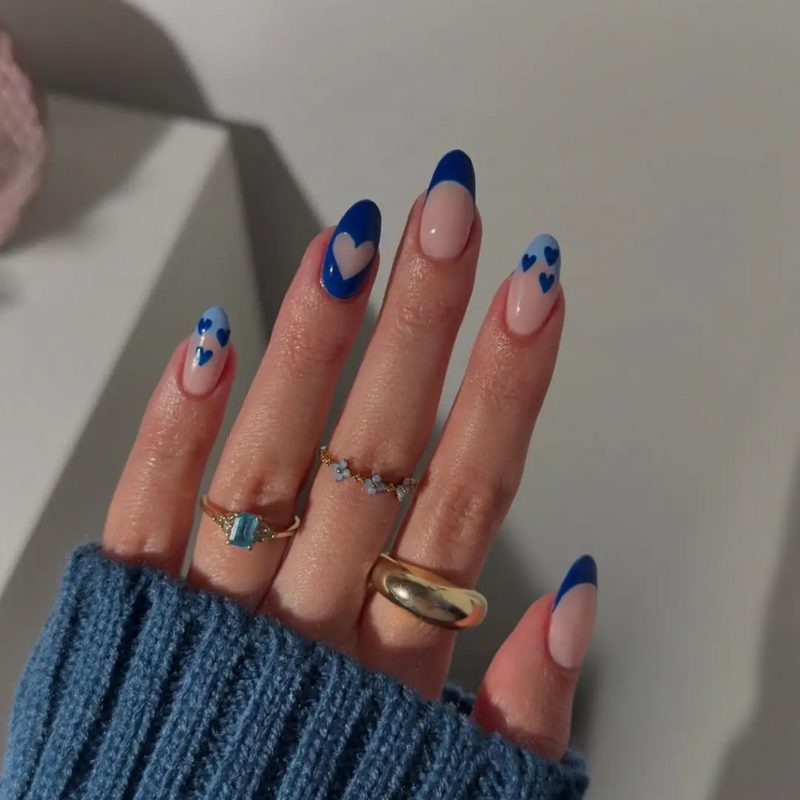 gel nail art blue