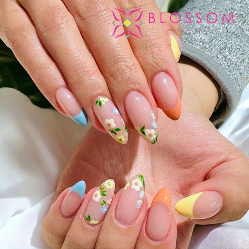 student comparing nail art course options near me