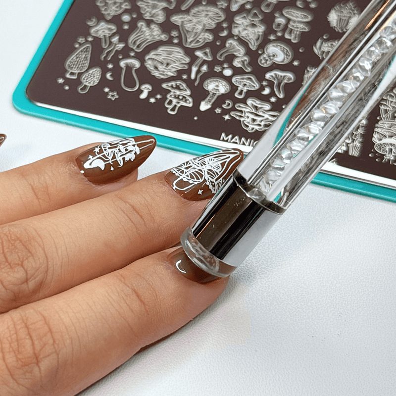 cleaning stamping nail art tools with remover and wipes
