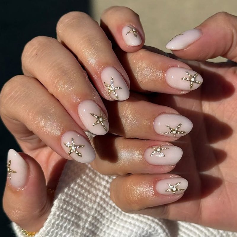 durable cruise manicure on polished nails