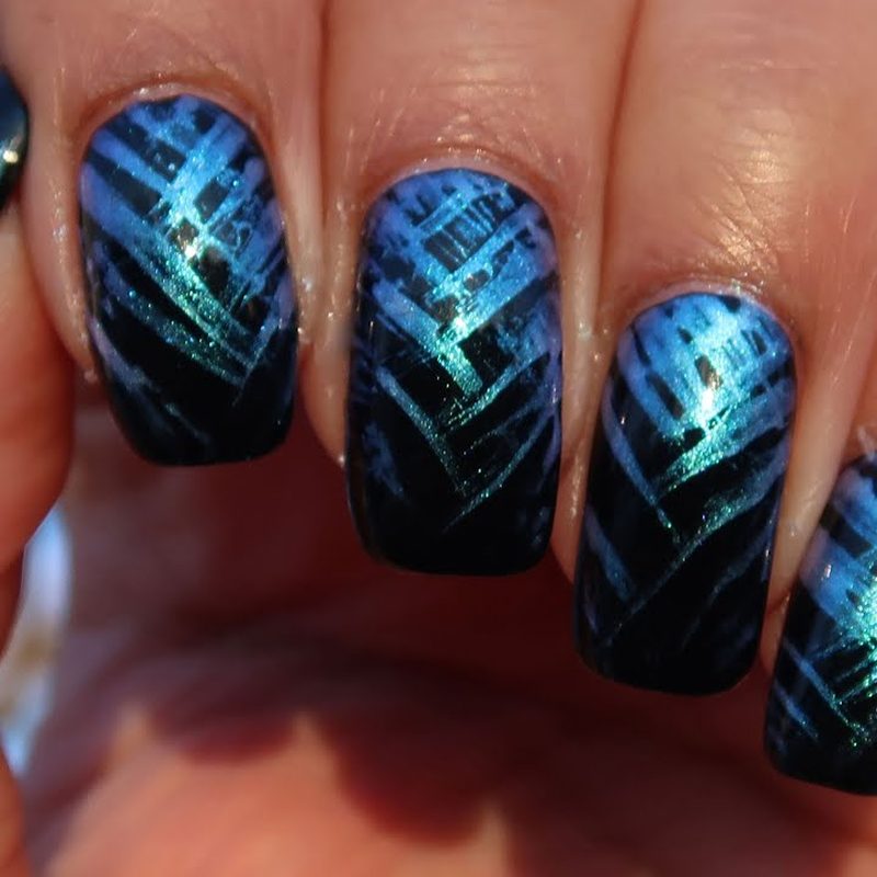 nail art with fan brush